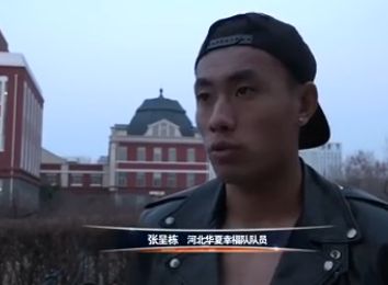 事实上，在漫画原著中，超人就曾多次参与国际救援和维护世界和平的任务，这种“全球视野”完全可以在电影中发扬光大。
