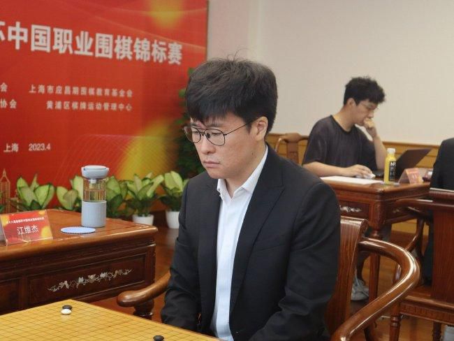 美女扒