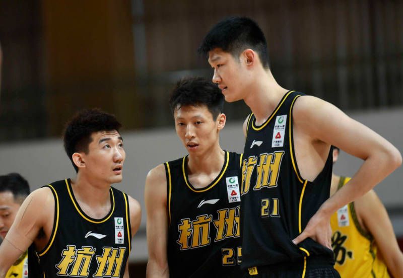 胡歌通过《南方车站的聚会》颠覆了以往影视形象，让观众见识到他在表演上的可塑性。