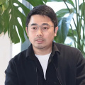 申敏儿颠覆清纯形象 新片蜕变为摇滚女孩 2008-10-07 电影《GOGO70（摇滚七十年代）》的崔浩导演说从女主人公申敏儿的身上看到了蜕变的热情。