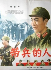 而当她在节目中唱歌表演时，换上了一套黑色薄纱透明上装搭配皮质热 赛琳娜穿比基尼海滩游泳被拍 性感撅嘴妩媚撩发 2013-10-29 近日，小天后赛琳娜·戈麦斯在迈阿密海滩游泳被拍，赛琳娜身穿比基尼，露出匀称身材，她还妩媚撩发、性感撅嘴，大有迷人之势。