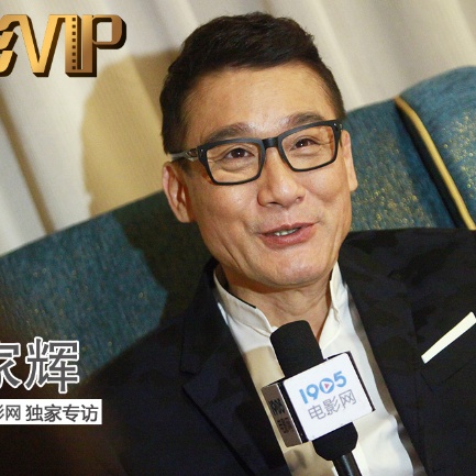 与热度相伴的是两极化的口碑评价，有人点赞剧集反映了“银发族”感情生活的真实痛点，有人则指出叙事失真狗血等问题，豆瓣评分仅有5.4分。